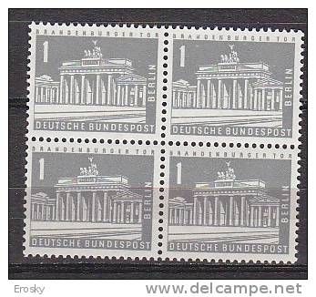 N5303 - BERLIN Yv N°125 ** BLOC - Unused Stamps