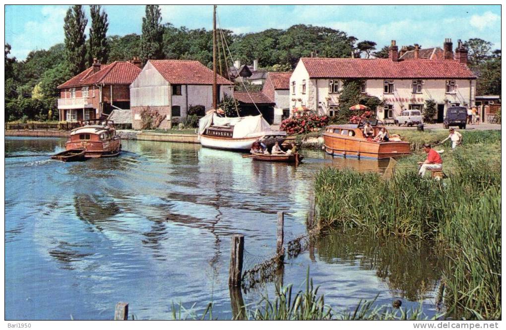 Beatiful  Post Card    "    COLTISHALL, NORFOLK BROADS       " - Great Yarmouth