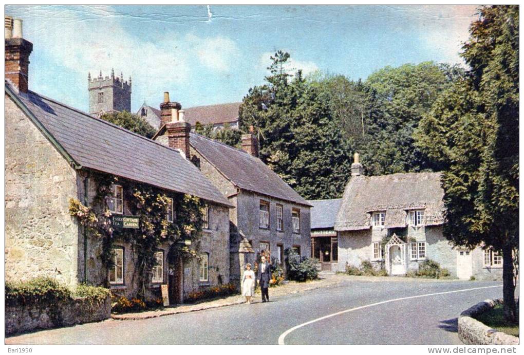 Beatiful  Post Card    "    GODSHILL VILLAGE AND CHURCH,  ISLE OF WIGHT     " - Autres & Non Classés