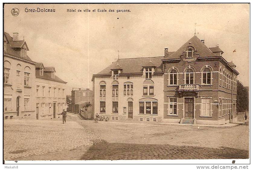 GREZ-DOICEAU-HOTEL DE VILLE ET ECOLE DES GARCONS-pharmacie - Grez-Doiceau