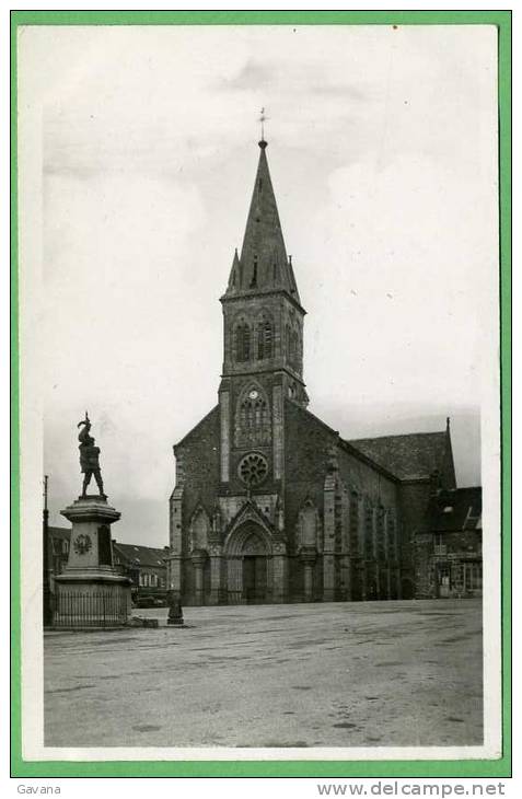 61 BRIOUZE - L'église Et Le Monument Aux Morts 1914-1918 - Briouze