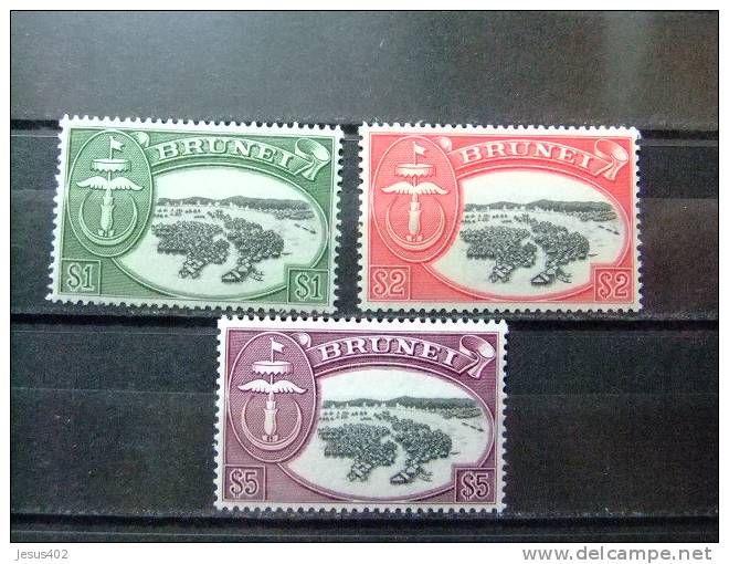 BRUNEI 1952  FLEUVE KAMPONG  Yvert Nº  95 / 97 * MH    Valores Altos De La Serie 84 /97 - Brunei (...-1984)