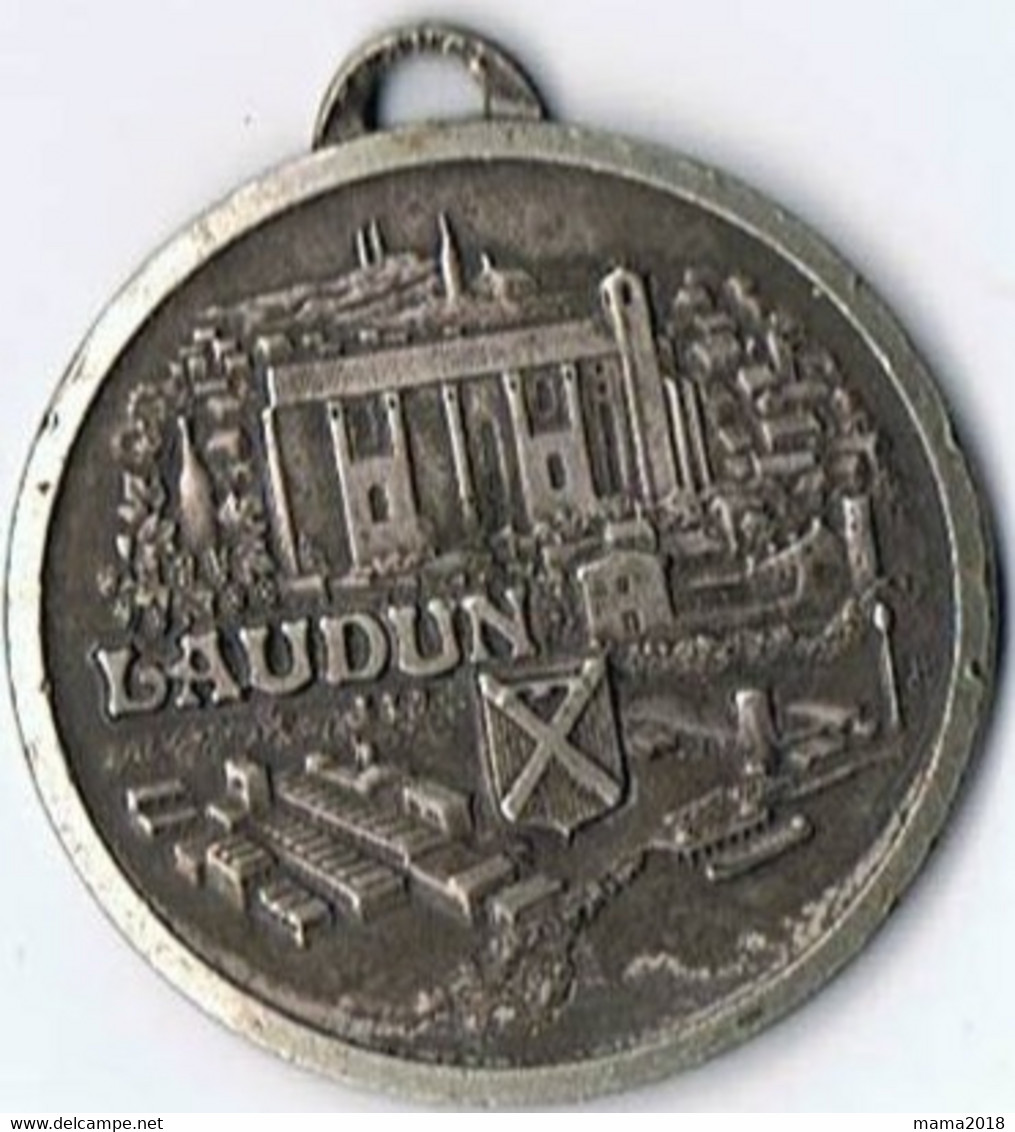 Médaille     Gard  Laudun     30 Mm  Marquée  France - Altri & Non Classificati