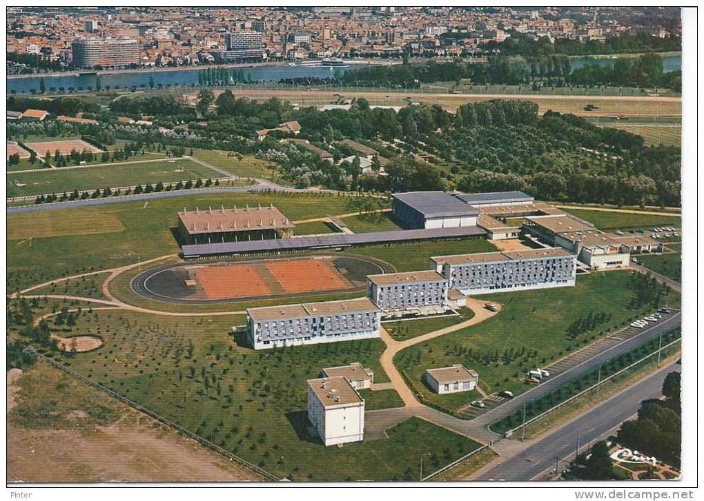 STADE - CREPS DE VICHY (Allier) - Stades