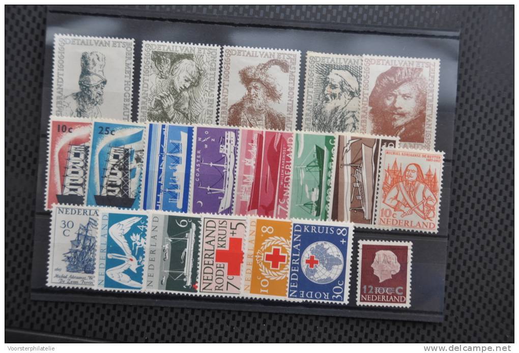 H 065 ++ NETHERLANDS OLDER LOT HINGED/USED  ++ SEE PICTURE FOR DETAILS - Collections