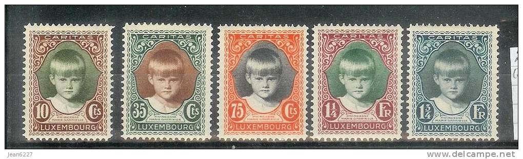 Caritas 1929 - Yv 214-218- Mi 213-217- Neuf Charnière - MH - Neufs