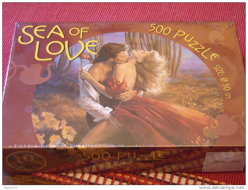 Super Puzzle Rond " Sea Of Love " Illustration Style Romantique Kitsch 500 Pièces - Rompecabezas