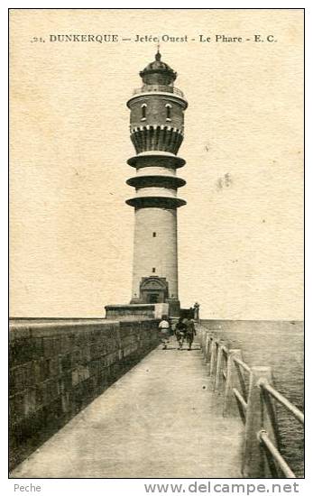 N°25792 -cpa Dunkerque -jetée Ouest -le Phare- - Lighthouses