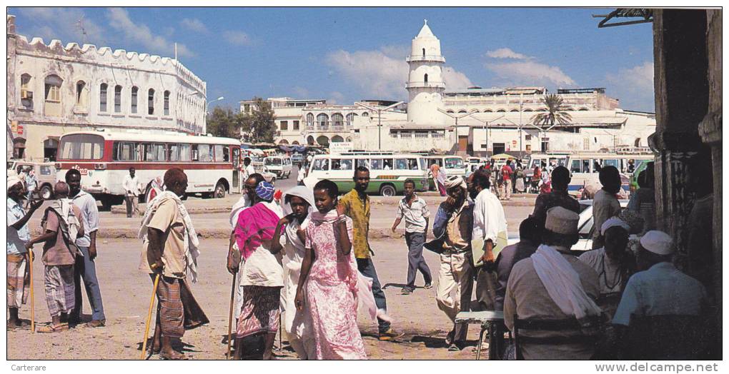 DJIBOUTI,afrique De L´est,au Bord De La Mer Rouge,prés De La Somalie,PLACE MAHAMOUD HARBY,arret Des Bus ,gare,foule - Djibouti