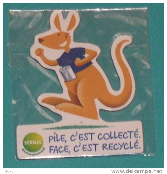 MAGNET PREVENTION ENVIRONNEMENT - KANGOUROU COLLECTE PILES SOUS BLISTER D´ORIGINE - Advertising