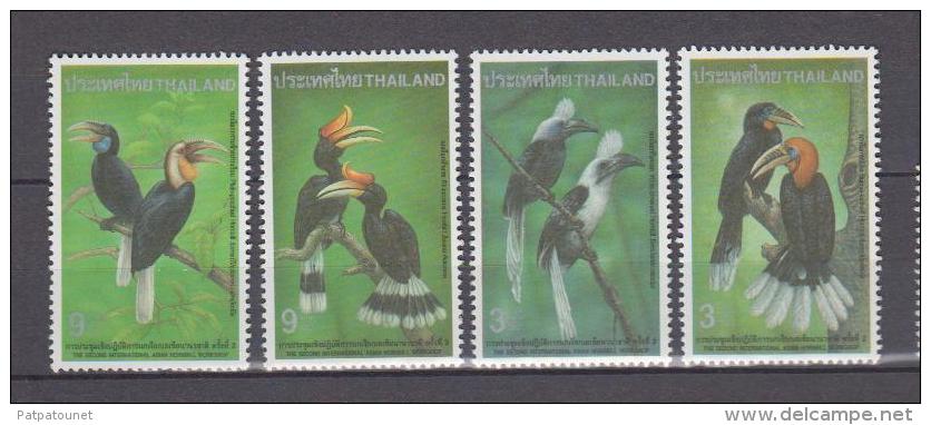 Thailande YV 1671A/D N 1996 Calaos - Climbing Birds