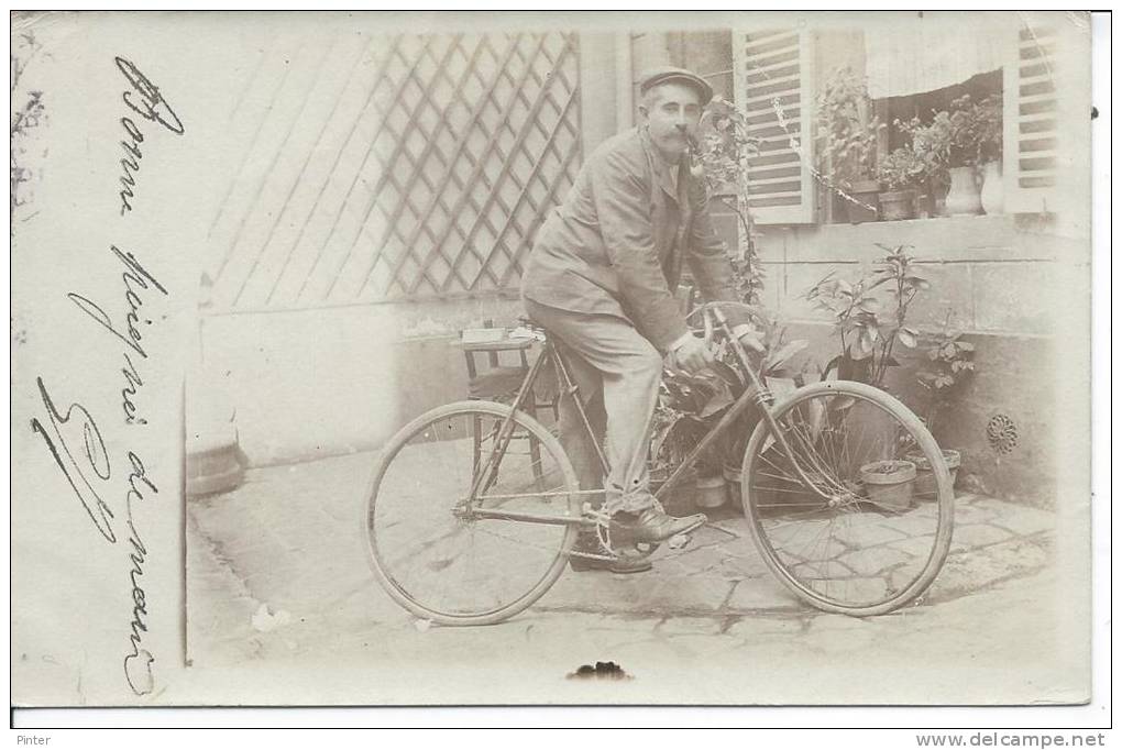 Un HOMME Sur Son Vélo - Carte Photo - Hommes