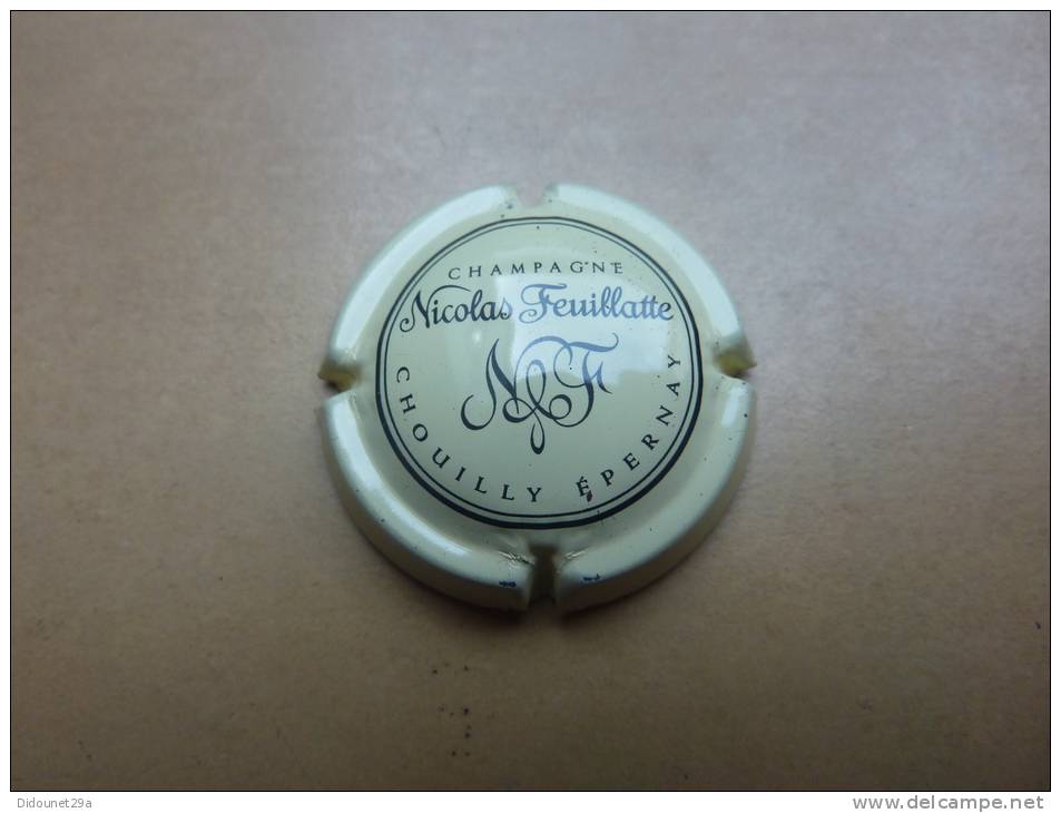 Capsule ** CHAMPAGNE Nicolas Feuillatte CHOUILLY EPERNAY (noir Sur Fond Crème) - Feuillate