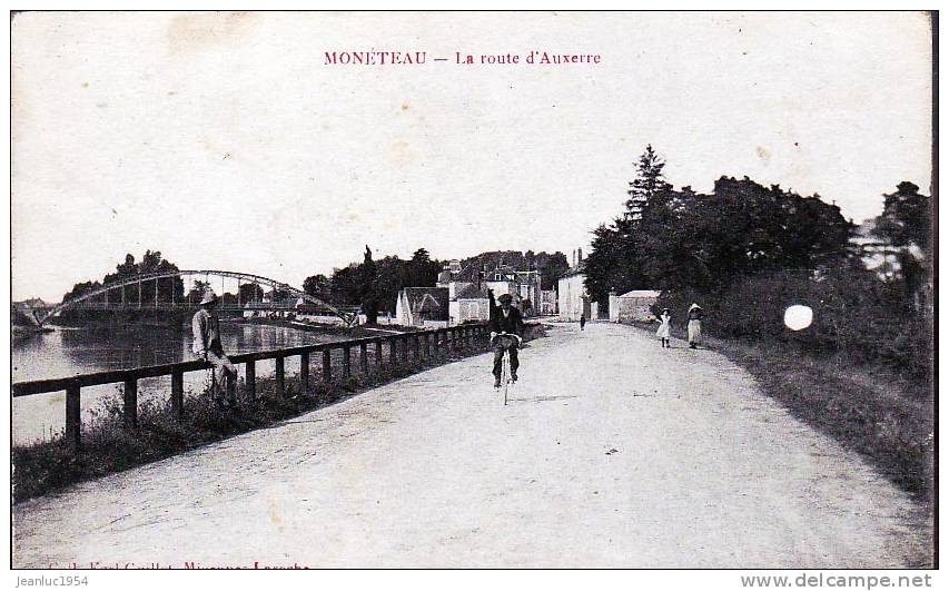 MONETEAU - Moneteau