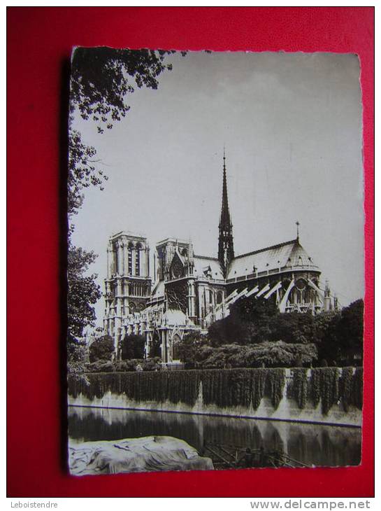 CPSM   75  PARIS   NOTRE DAME  VOYAGEE 1943 TIMBRE - Notre Dame De Paris