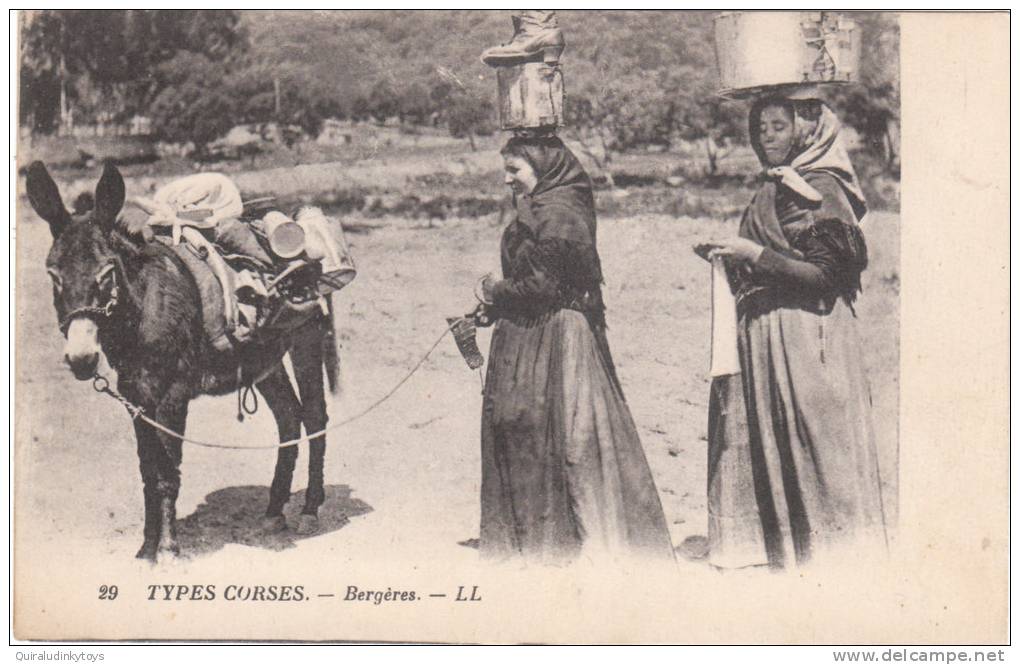 Types Corses Bergéres Trés Belle Cpa Animée  Signée LL  Bon état Voir Scans - Autres & Non Classés