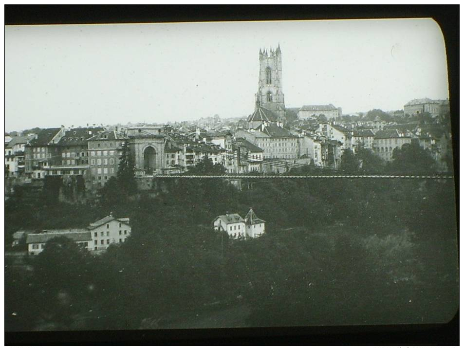 Photo Plaque De Verre . N Et B. Positif. Suisse. Fribourg. Le Grand Pont.  N°1377 - Diapositiva Su Vetro