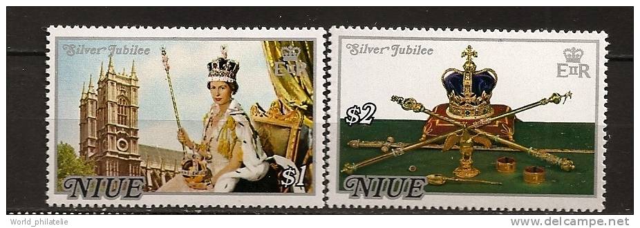 Niue 1977 N° 180 / 1 ** Accession Au Trône, Elisabeth II, Famille Royale, Abbaye, Westminster, Joyaux De La Couronne - Niue