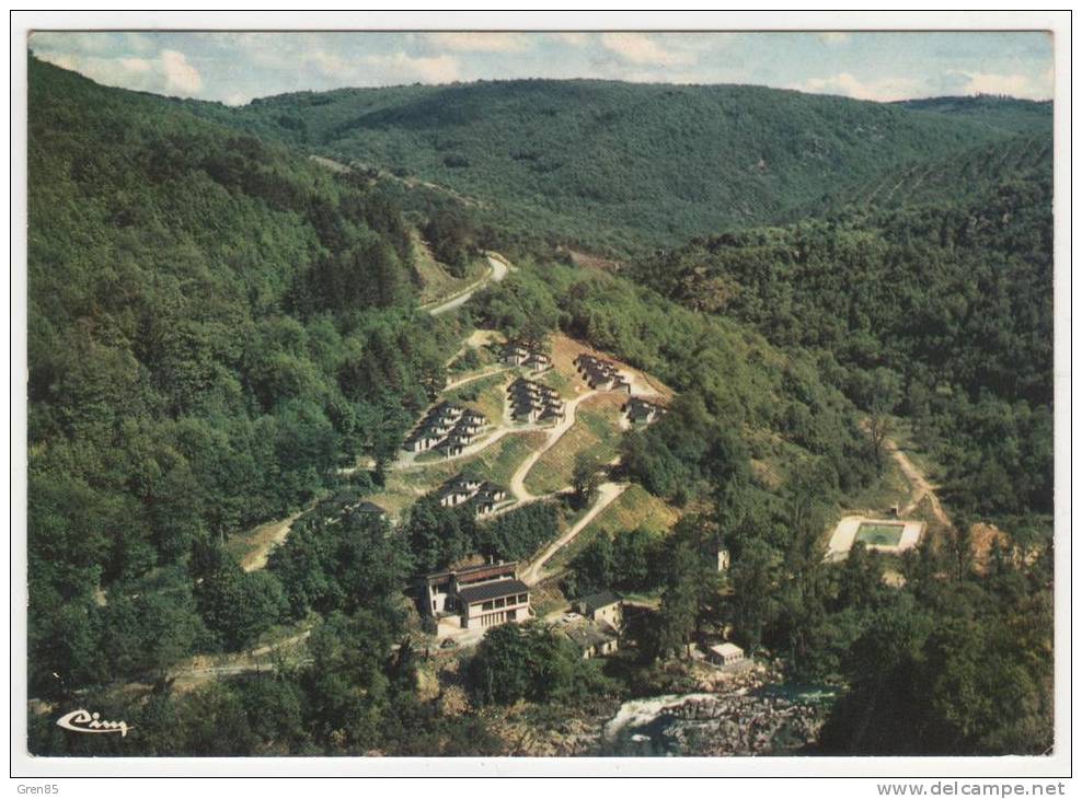 CP BRASSAC, VILLAGE VACANCES, VUE GENERALE AERIENNE, ARCHITECTE : M. NAGISCARDE, TARN 81 - Brassac