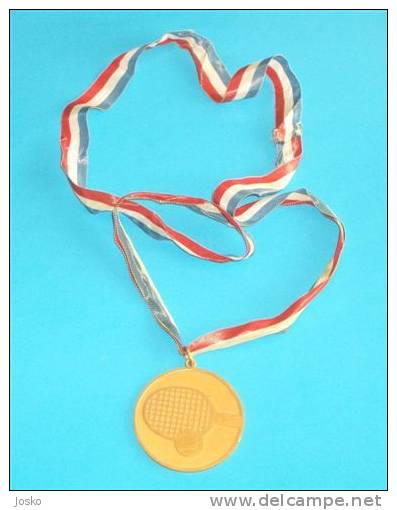 TENNIS MEDAL ( Croatian Old Official Tennis Medal From 1977.  ) * Sport Medaille Tenis - Kleding, Souvenirs & Andere