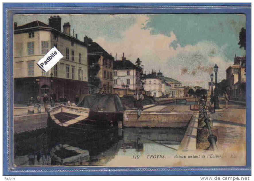 Carte Postale 10. Troyes Péniche Passant L'écluse Très Beau Plan - Troyes