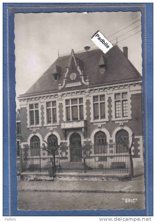 Carte Postale 62. Vitry-en-artois  L'hotel De Ville Très Beau Plan - Vitry En Artois