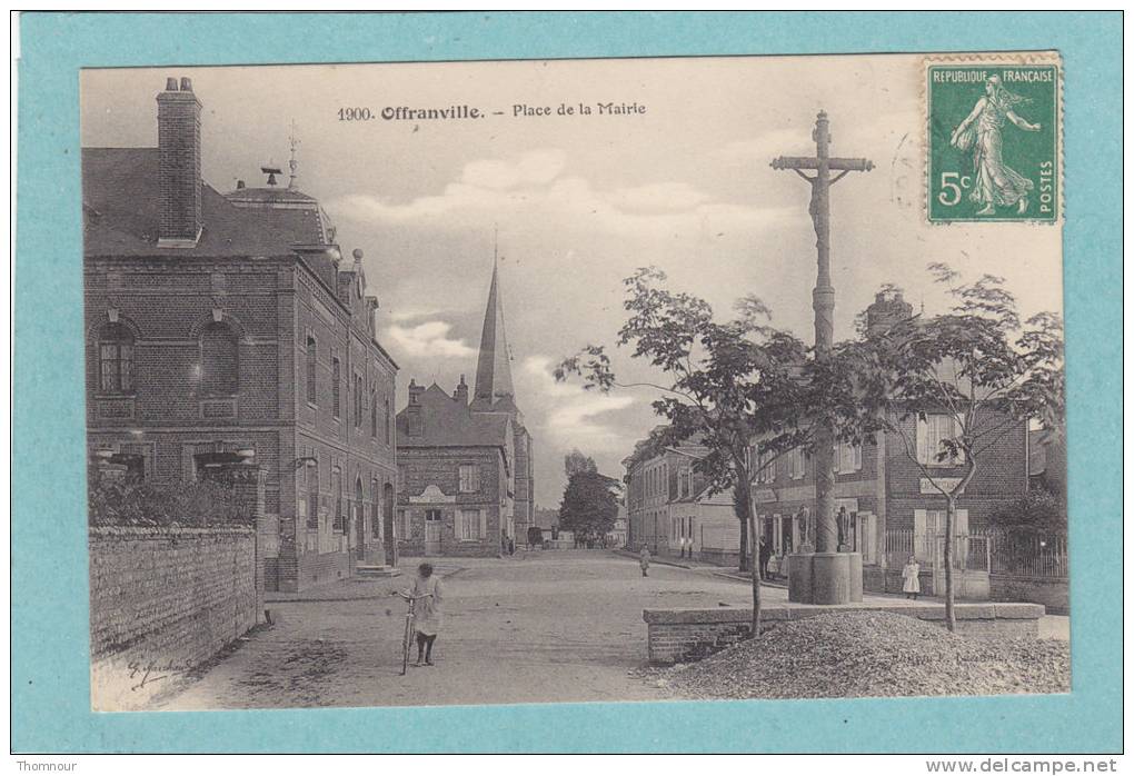 76  -  OFFRANVILLE.  -  Place  De  La  Mairie  -  1908  -  TRES BELLE CARTE ANIMEE  - - Offranville