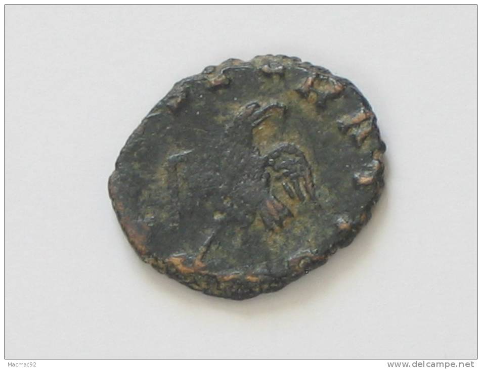 Monnaie Romaine à Identfier . Petit Bronze - Autres & Non Classés