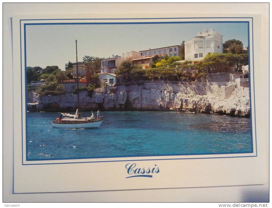 CASSIS  Lot de 24 cartes postales couleurs de Cassis