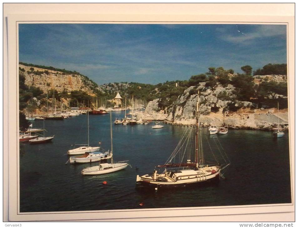 CASSIS  Lot de 24 cartes postales couleurs de Cassis