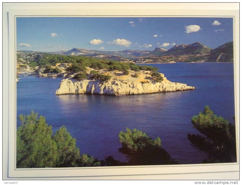 CASSIS  Lot de 24 cartes postales couleurs de Cassis