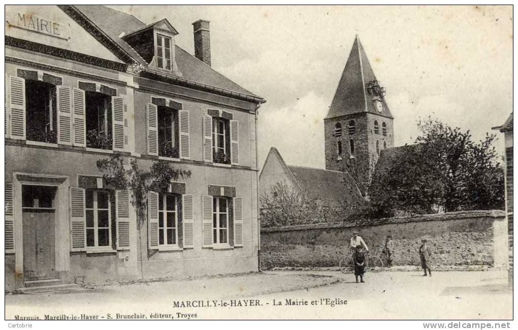 10 - MARCILLY-LE-HAYER - La Mairie Et L'Église - Animée - Marcilly