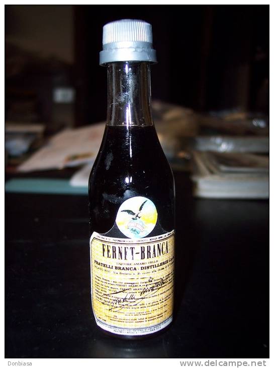 Fernet Branca Liquore Amaro: Bottiglia Mignon Tappo Plastica. Fratelli Branca Distillerie Spa - Milano - Spiritus
