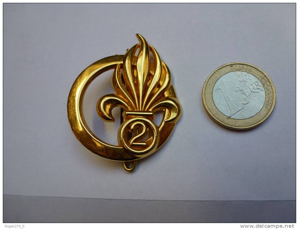 Insigne Militaire Neuf ( No Pin´s )  , 2e Régiment , Signé Boussemart - Militaria