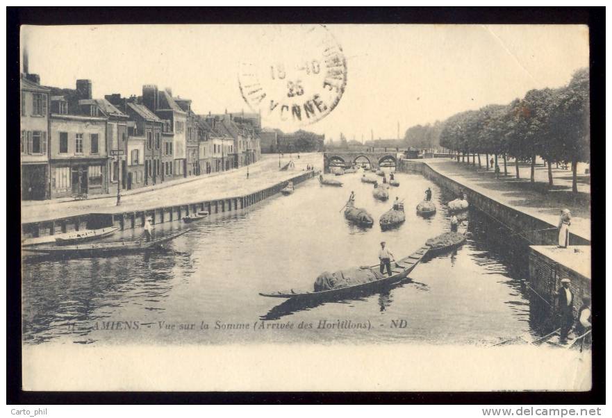 80 - SOMME - AMIENS. 51 - VUE SUR LA SOMME. ARRIVEE DES HORTILLONS POUR LE MARCHE. TRES ANIMEE. BARQUES BATEAUX. - Amiens