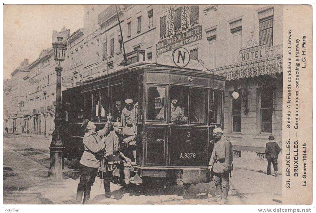 CPA - BRUXELLES Soldats Allemands Conduisant Un Tramway - Public Transport (surface)