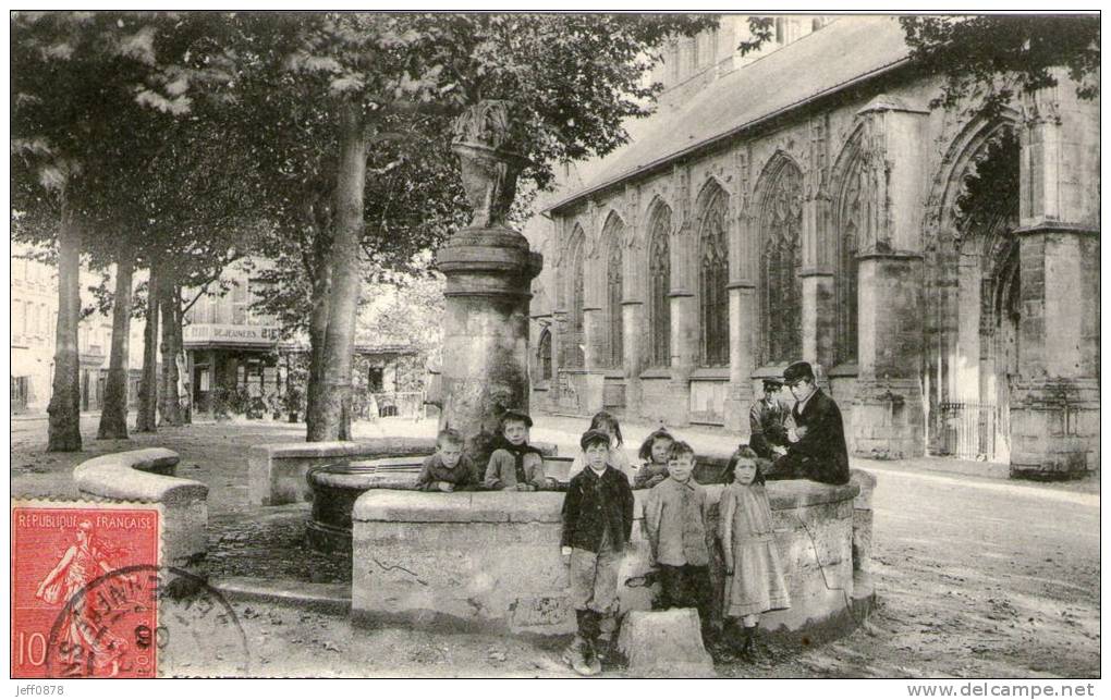76 - MONTIVILLIERS - SEINE MARITIME - 2 Sacns - La Fontaine Et L'eglise - Animée - 1906 - Très Bon état - Montivilliers