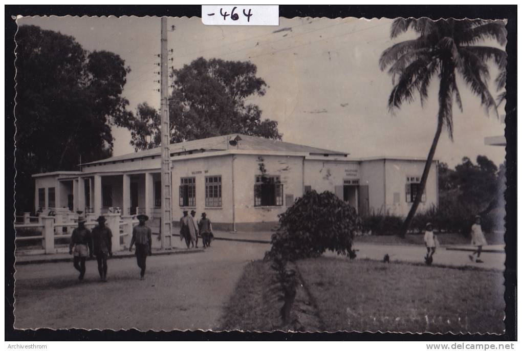 Madagascar - Mananjary La Bibliothèque Municipale, Vers 1957; Tache De Rose Au Verso : Scan (-464) - Madagascar