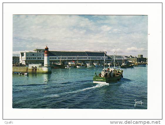 CARTE 1970 LE GUILVINEC / L'ENTREE DU PORT ET LA CRIEE - Guilvinec