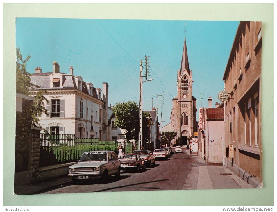 Les Mureaux ( 78) : L'église - Belle Fiat - Les Mureaux
