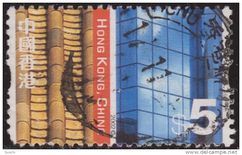 Hong Kong China 2002 Scott 1009 Sello º Cultural Diversity Techo De Tejas Tradicionales Y Bloque De Oficinas Moderno - Used Stamps