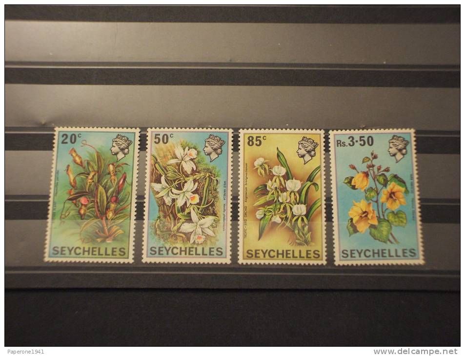SEYCHELLES - 1970 FIORI 4 Valori - NUOVI(++) -TEMATICHE - Seychelles (...-1976)