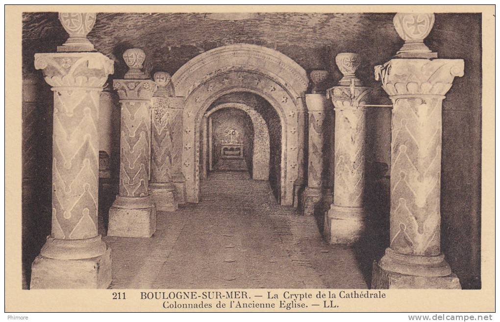 Ph-CPA Boulogne Sur Mer (Pas De Calais) La Crypte De La Cathédrale, Colonnades De L'ancienne Eglise, Petit Format - Boulogne Sur Mer