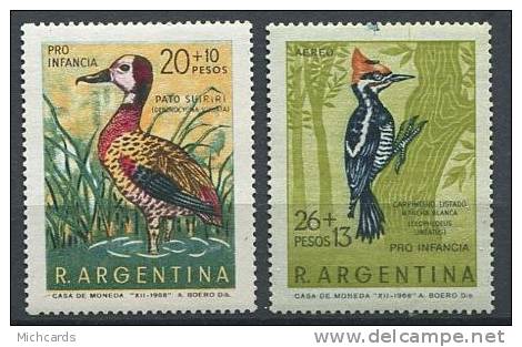 ARGENTINE 1969 - Oiseau - Neuf, Legere Trace De Charniere (Yvert 847 - A128) - Unused Stamps
