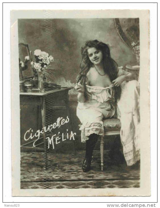 CHROMO CIGARETTES MELIA ALGER PIN UP : "Femme Exhibant Son Décolleté" - Melia