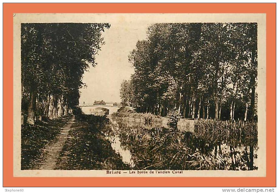 45 BRIARE Les Bords De L'ancien Canal // CPA - Briare