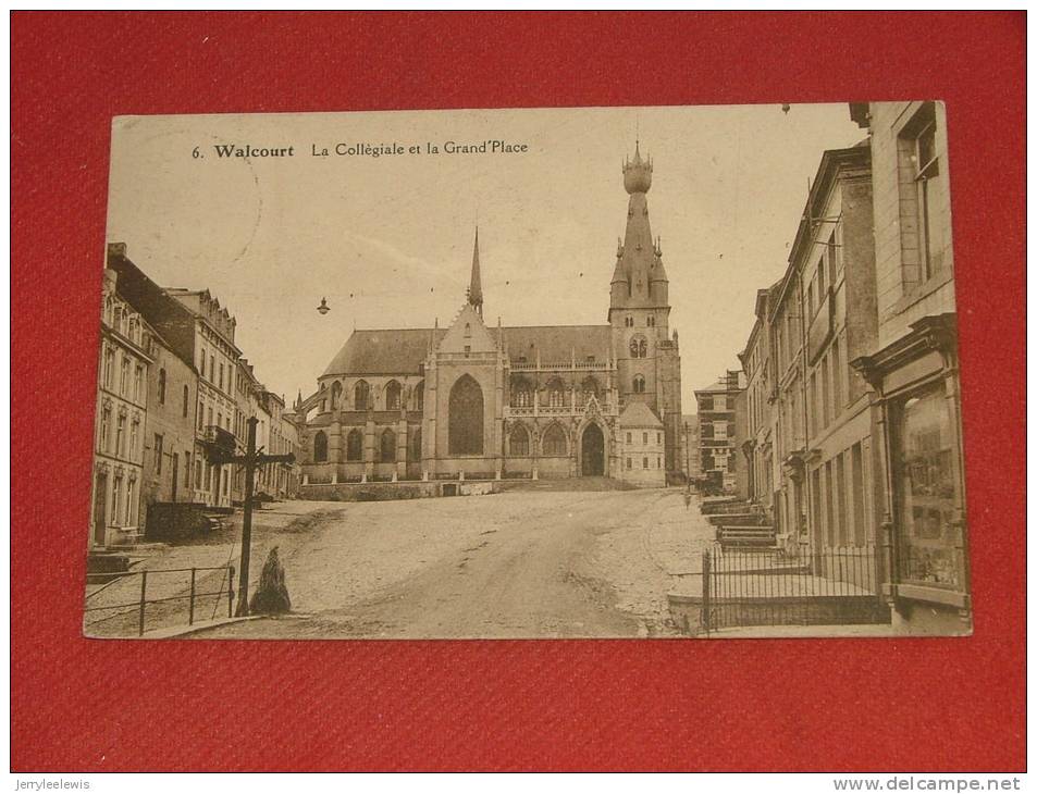 WALCOURT  - La Collégiale Et La Grand'Place - Walcourt