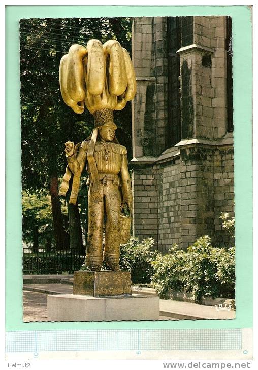 BINCHE (Belgique Hainaut) Monument Du Gille - Sculpteur L. DELNEST (voir Détails Scan) MEE408 - Binche