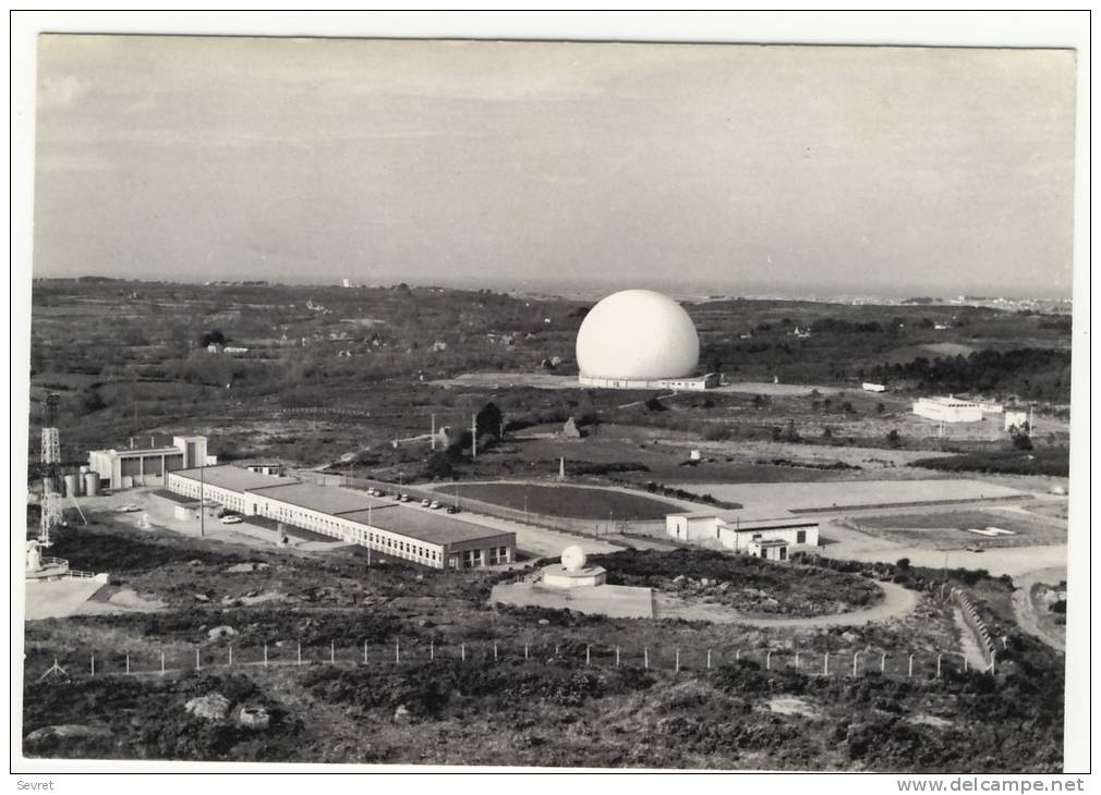 PLEUMEUR BODOU  - Station Spaciale Vue Aérienne.i  .   CPM - Pleubian