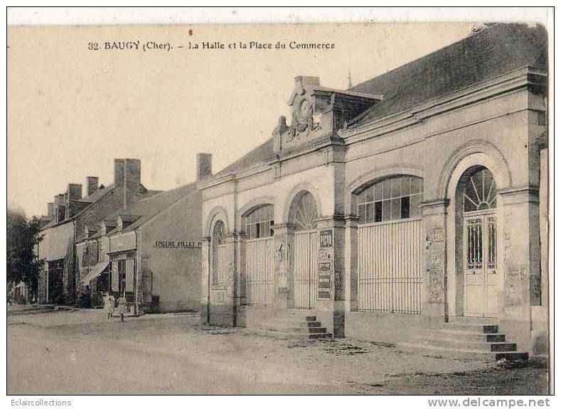 Baugy    La Halle Et Place Du Commerce - Baugy